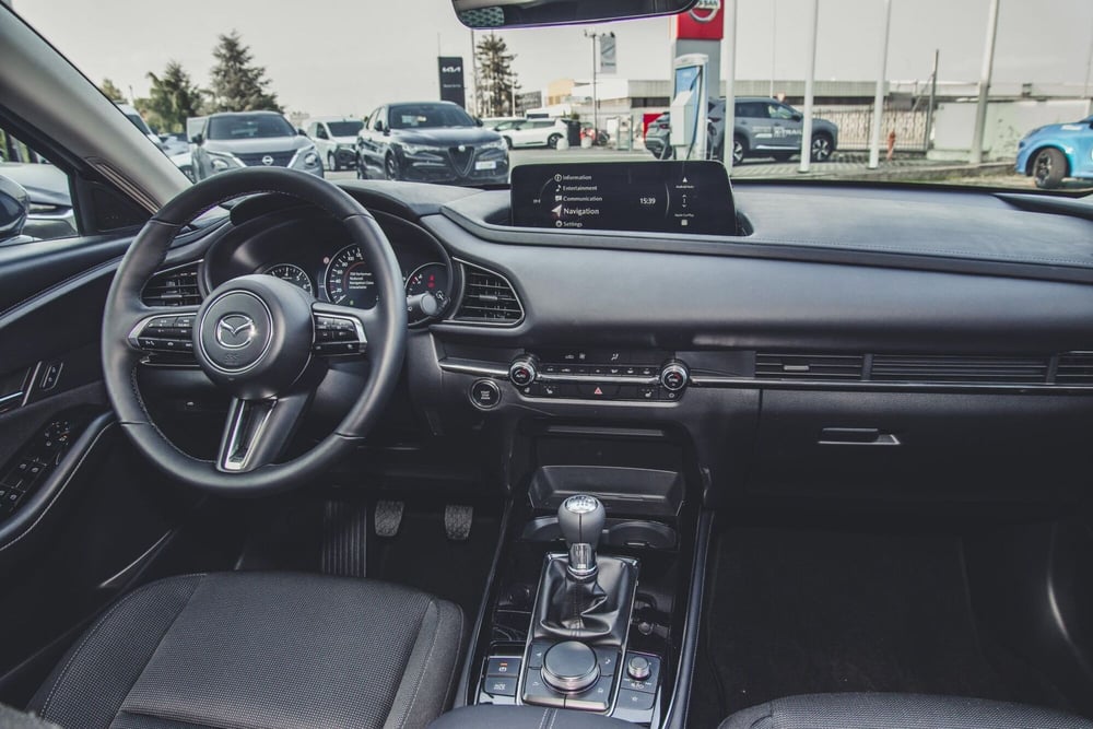 Mazda CX-30 nuova a Vercelli (9)