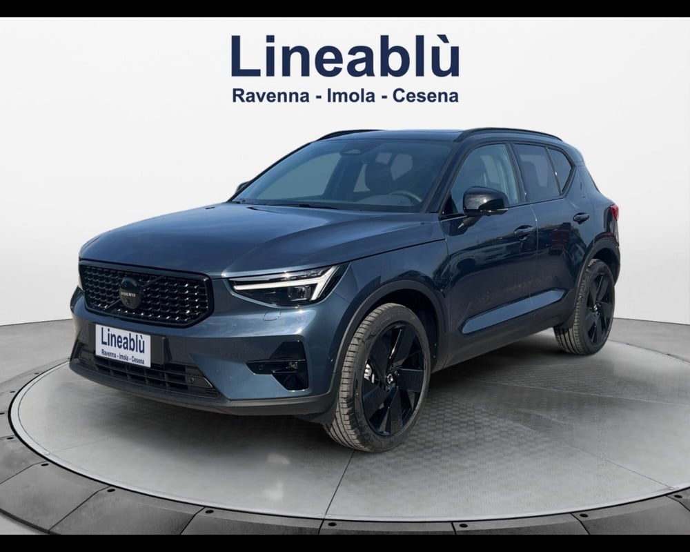 Volvo XC40 nuova a Ravenna