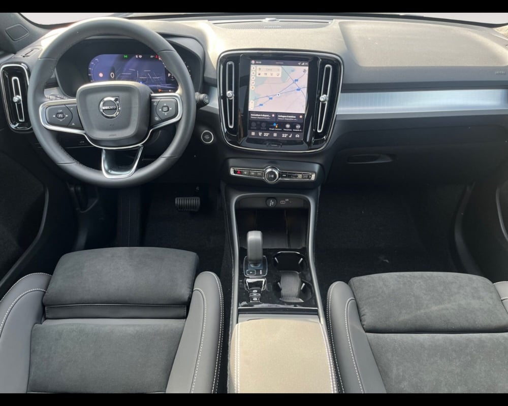Volvo XC40 nuova a Ravenna (11)