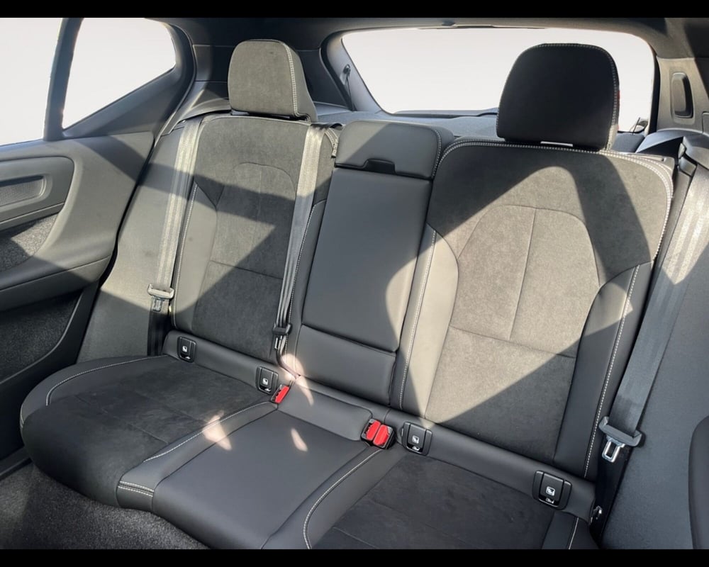 Volvo XC40 nuova a Ravenna (12)
