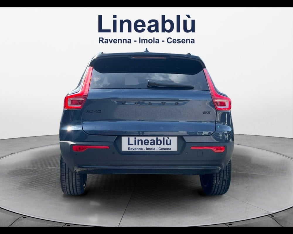 Volvo XC40 nuova a Ravenna (3)