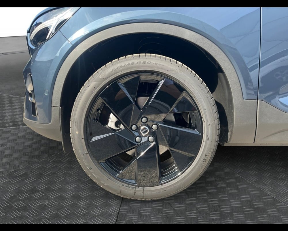 Volvo XC40 nuova a Ravenna (8)