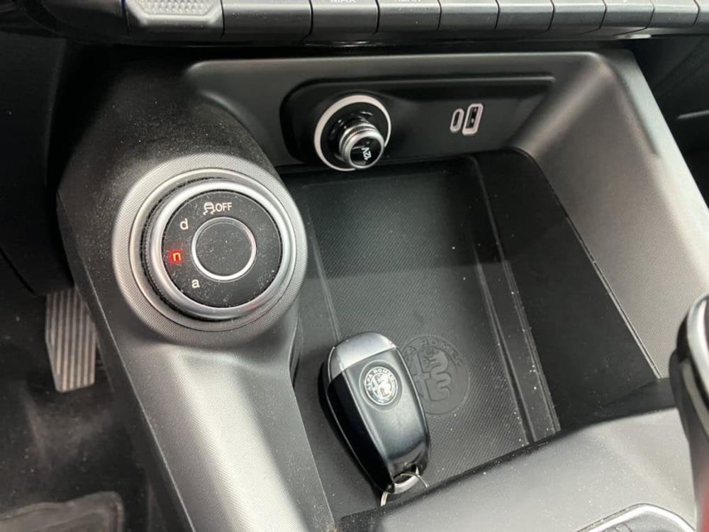Alfa Romeo Tonale usata a Cuneo (9)