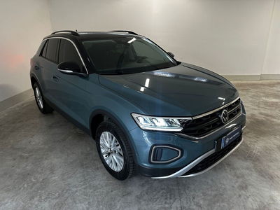 Volkswagen T-Roc 2.0 tdi Life 150cv dsg del 2024 usata a Avezzano