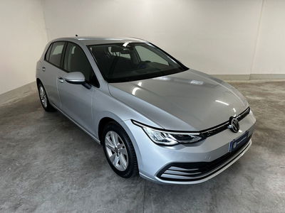 Volkswagen Golf 1.0 eTSI EVO DSG Life del 2020 usata a Avezzano
