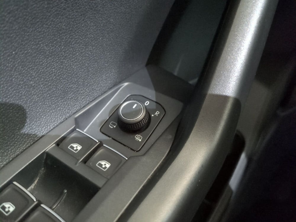 Volkswagen T-Cross usata a Agrigento (13)