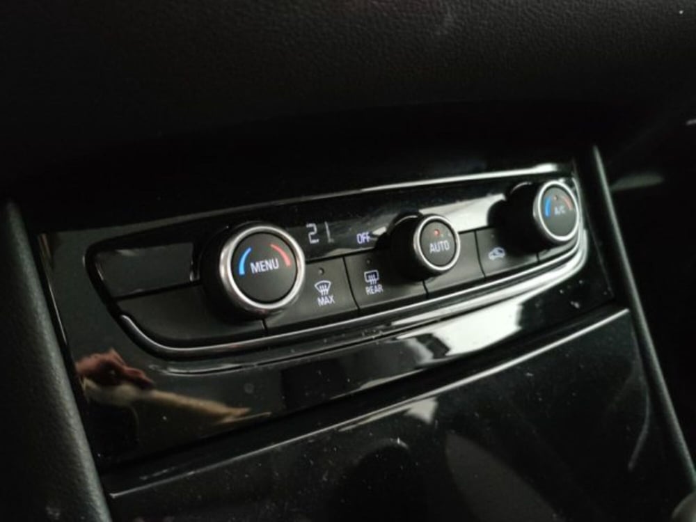 Opel Grandland X usata a Modena (19)