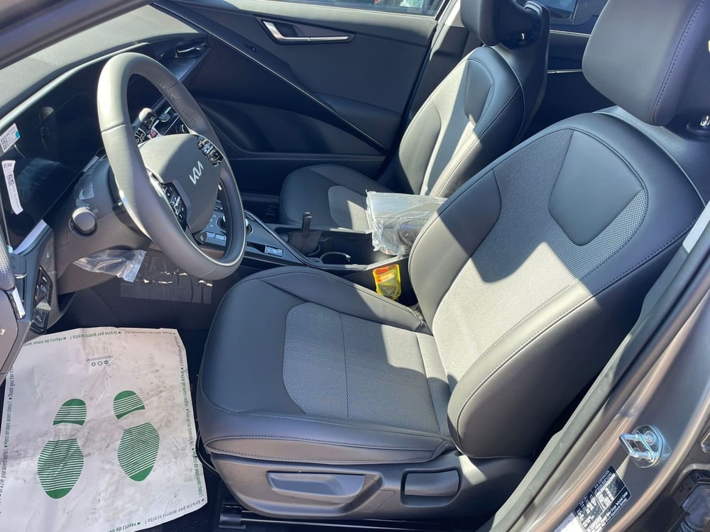 Kia Niro nuova a Arezzo (10)