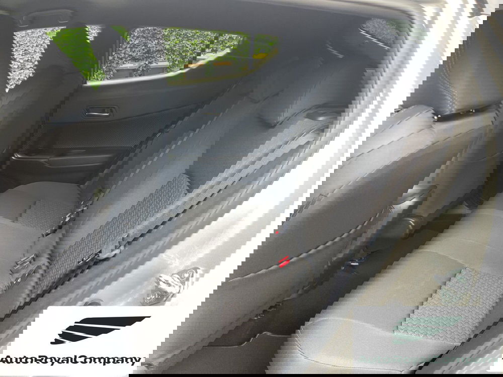 Toyota Toyota C-HR nuova a Roma (11)