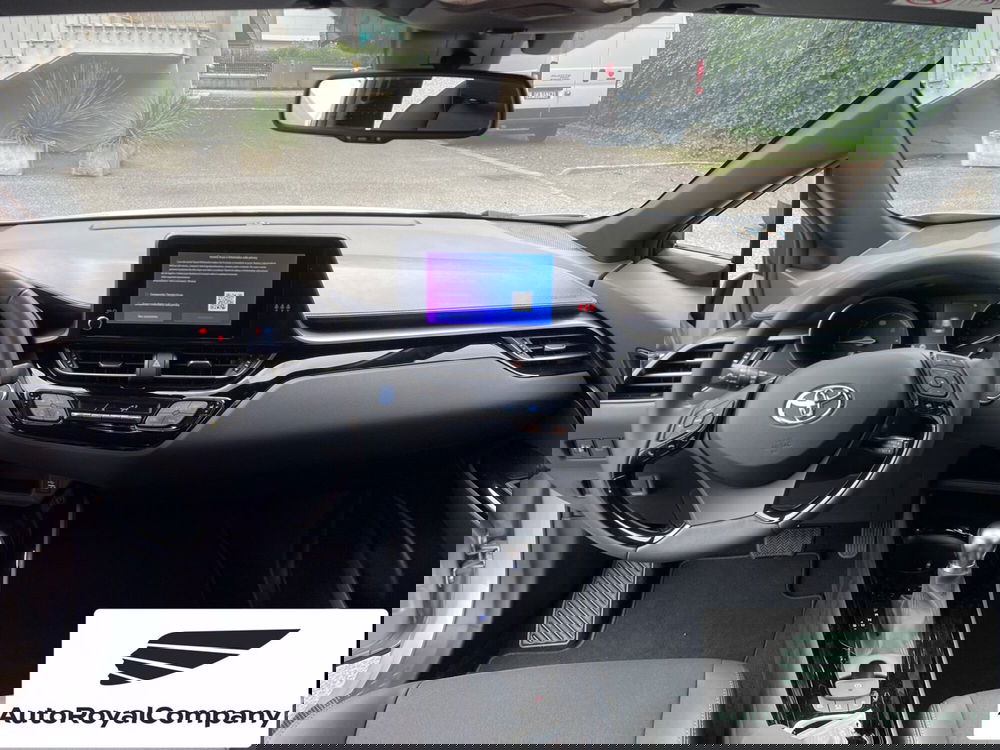 Toyota Toyota C-HR nuova a Roma (12)