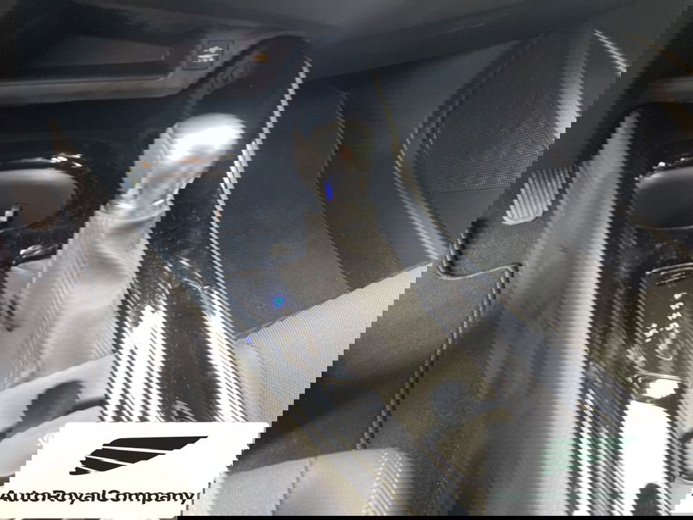 Toyota Toyota C-HR nuova a Roma (14)