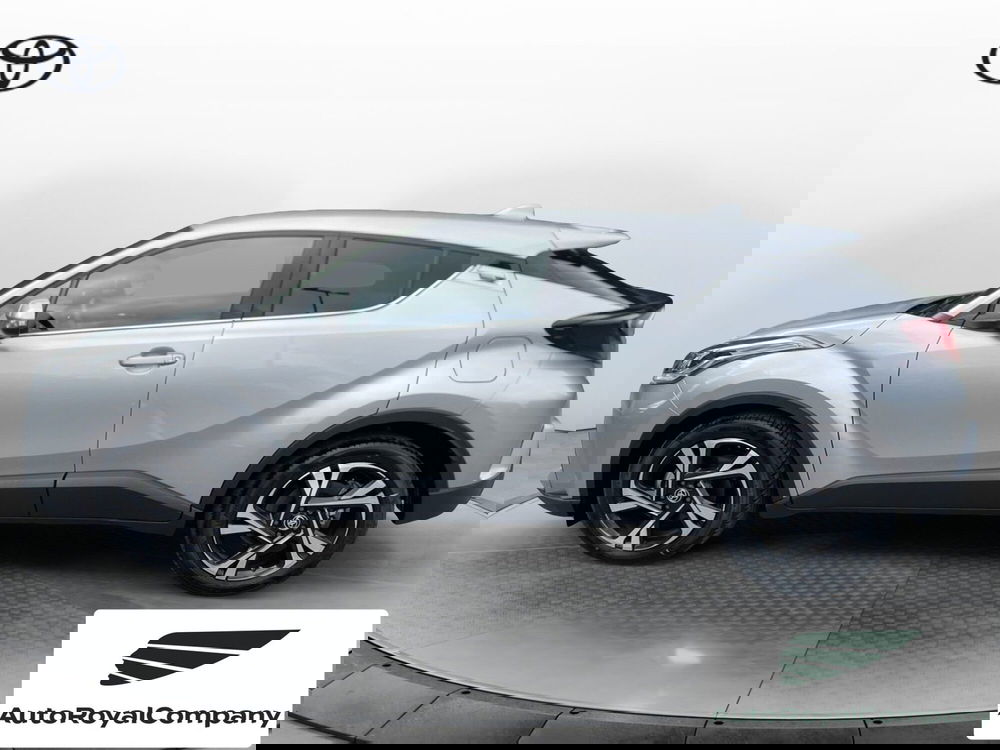 Toyota Toyota C-HR nuova a Roma (3)