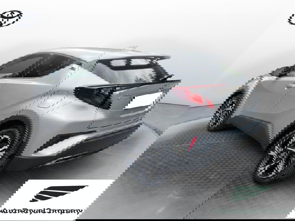 Toyota Toyota C-HR nuova a Roma (4)