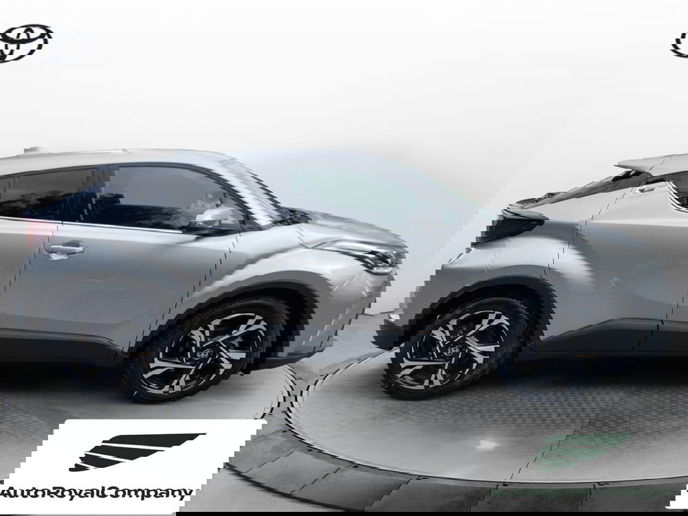Toyota Toyota C-HR nuova a Roma (7)