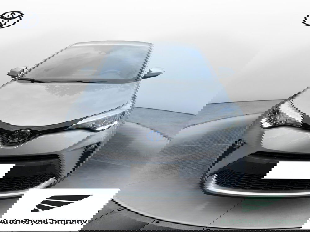 Toyota Toyota C-HR nuova a Roma (9)
