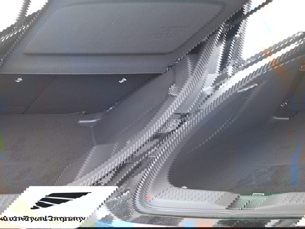 Toyota Toyota C-HR nuova a Roma (13)