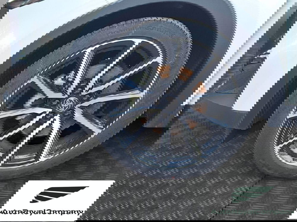 Toyota Toyota C-HR nuova a Roma (14)