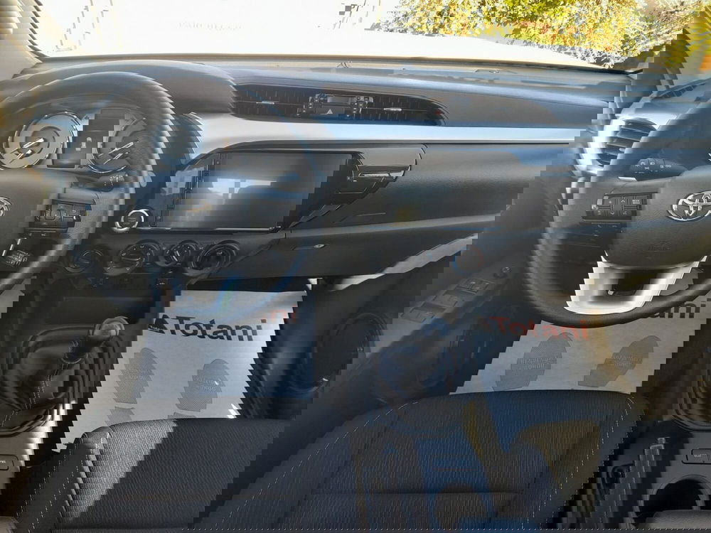 Toyota Hilux nuova a L'Aquila (14)