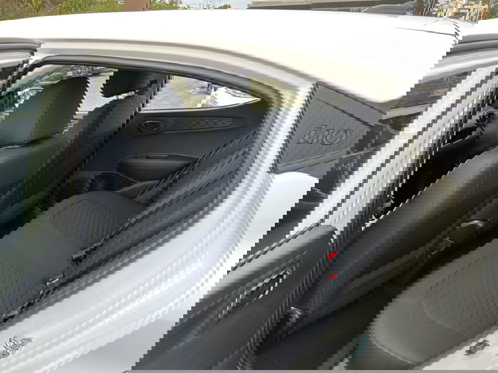 Hyundai i10 nuova a Roma (12)