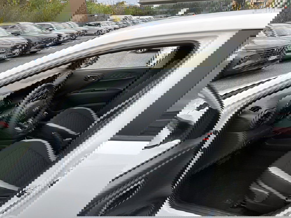 Hyundai i10 nuova a Roma (13)