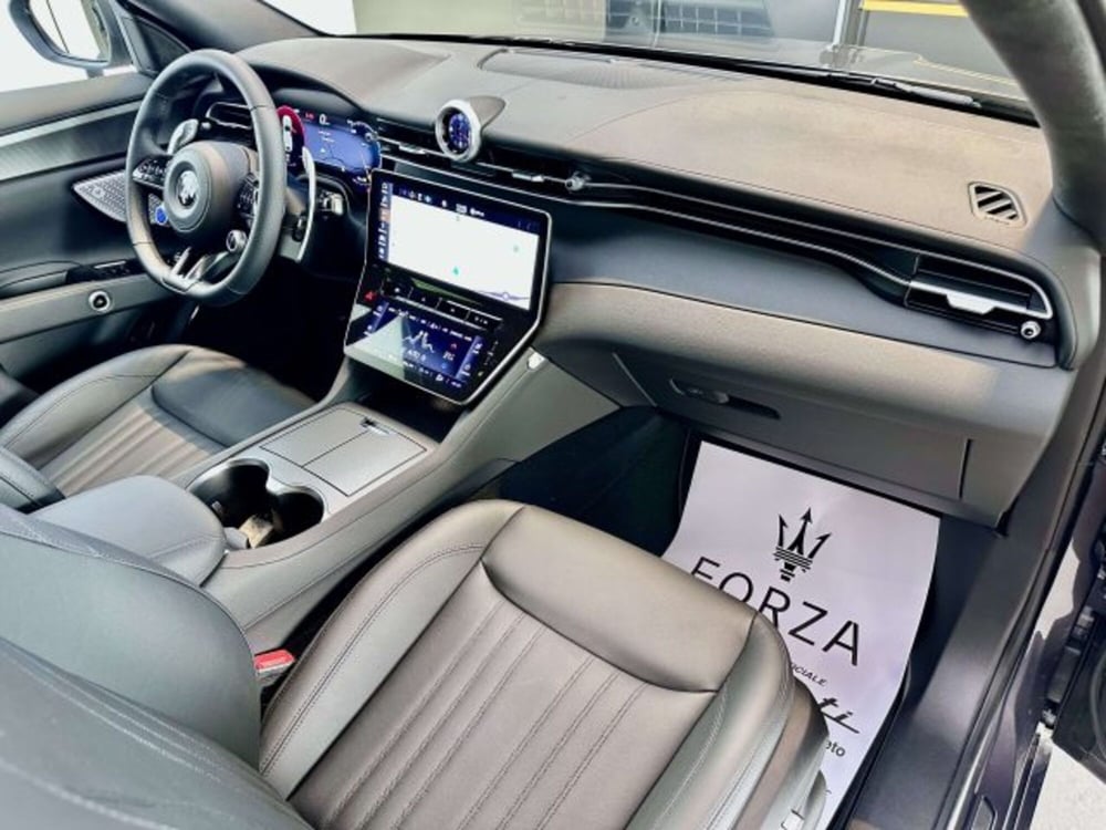 Maserati Grecale nuova a Torino (13)