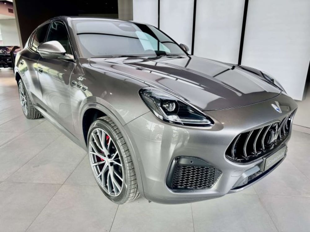 Maserati Grecale nuova a Torino (3)