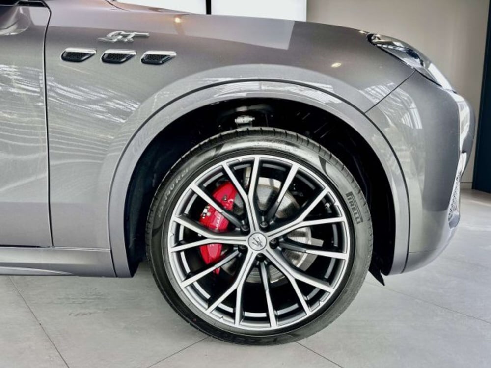 Maserati Grecale nuova a Torino (4)