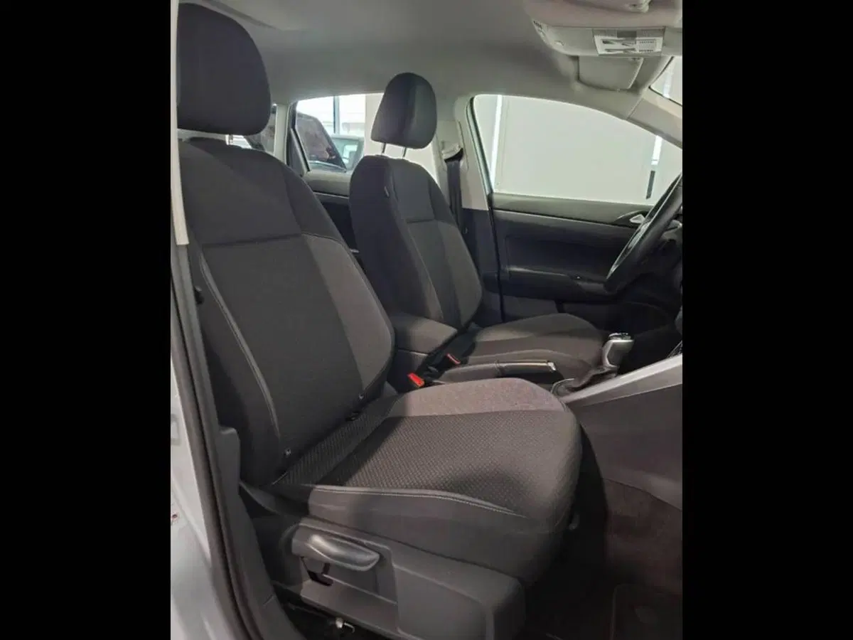 Volkswagen Taigo usata a Torino (14)