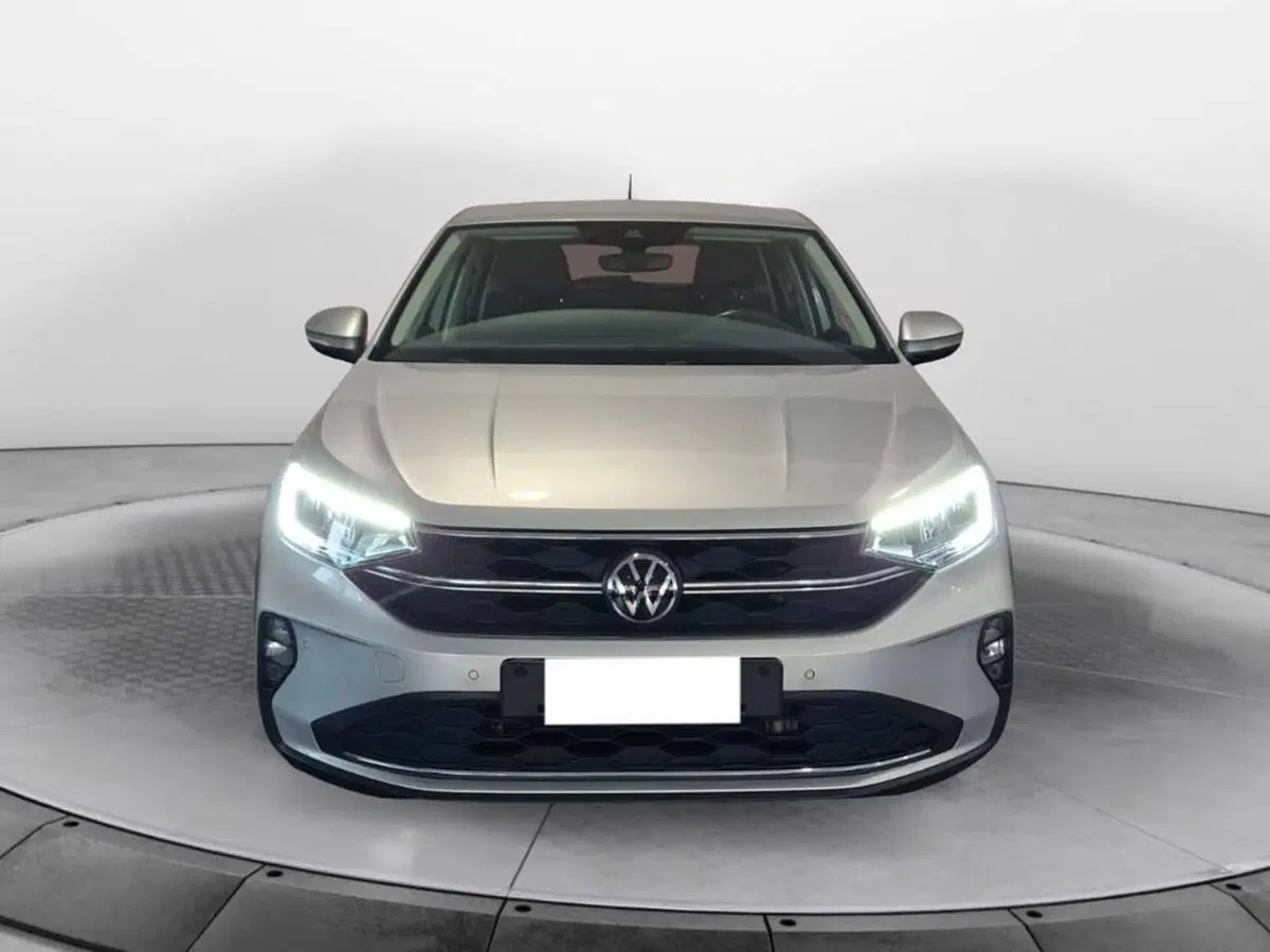 Volkswagen Taigo usata a Torino (2)