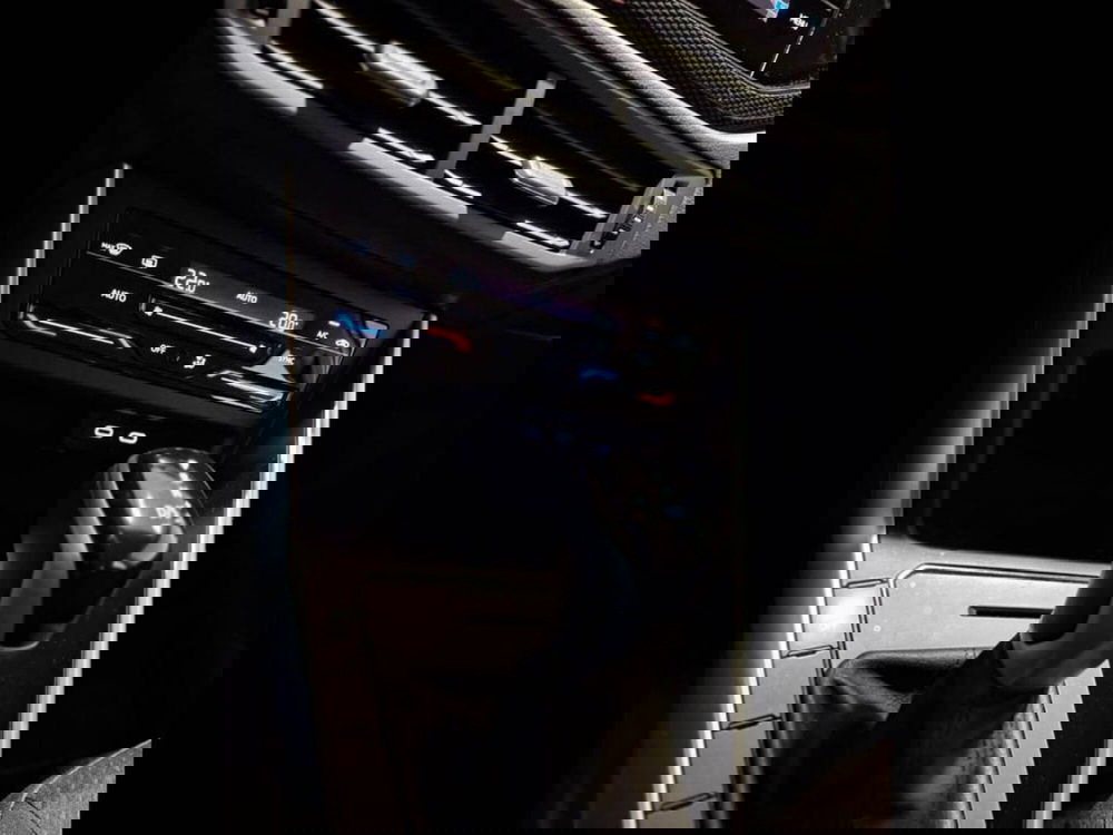 Volkswagen Taigo usata a Torino (9)