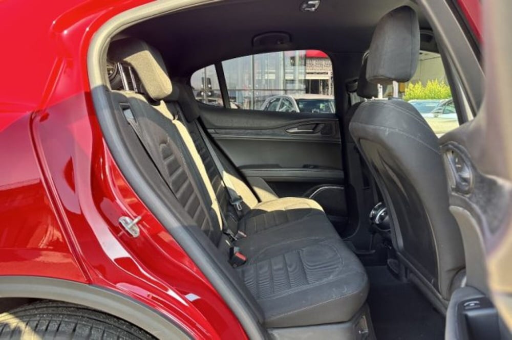 Alfa Romeo Stelvio usata a Latina (10)