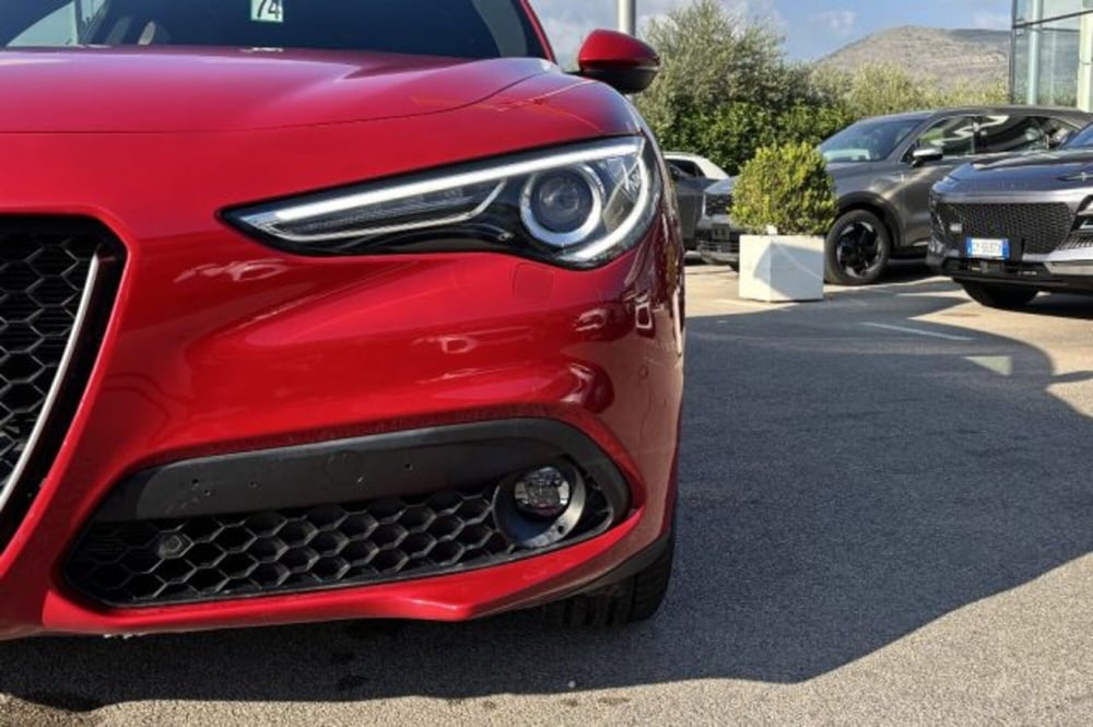 Alfa Romeo Stelvio usata a Latina (11)