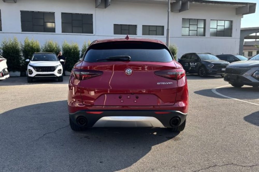 Alfa Romeo Stelvio usata a Latina (6)