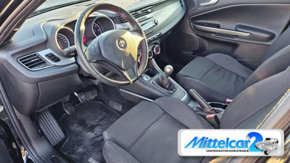 Alfa Romeo Giulietta usata a Udine (11)
