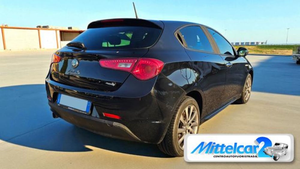 Alfa Romeo Giulietta usata a Udine (5)