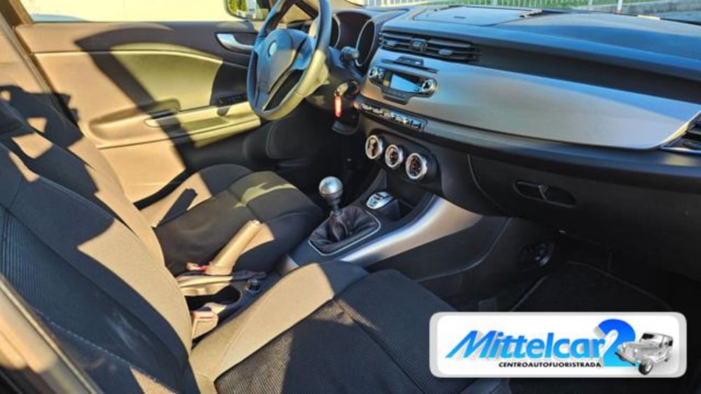 Alfa Romeo Giulietta usata a Udine (9)
