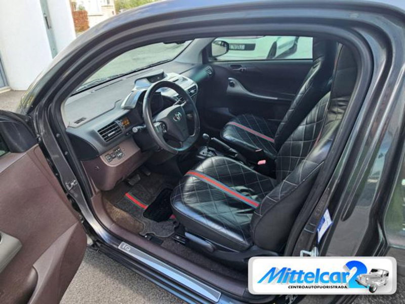 Toyota iQ usata a Udine (9)