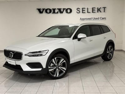 Volvo V60 Cross Country B5 AWD automatico Plus nuova a Lurate Caccivio
