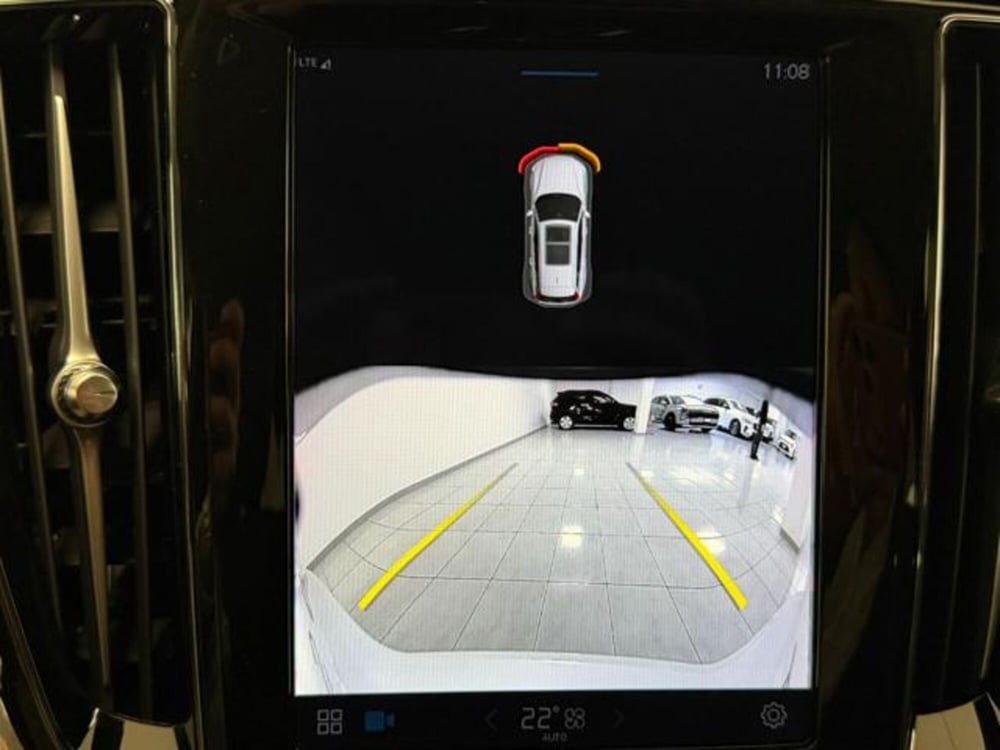 Volvo V60 Cross Country nuova a Como (11)