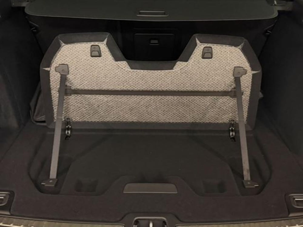 Volvo V60 Cross Country nuova a Como (16)