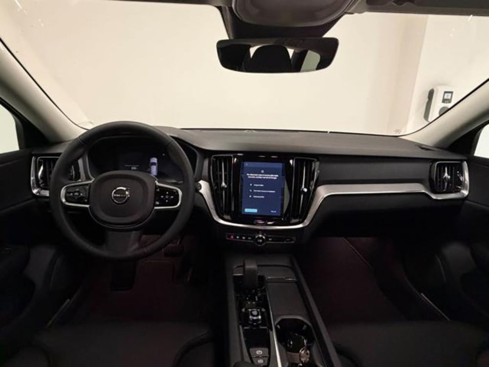 Volvo V60 Cross Country nuova a Como (7)
