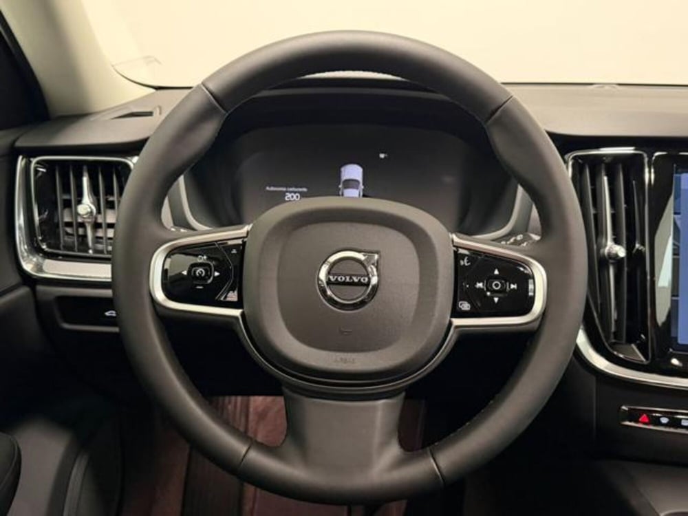 Volvo V60 Cross Country nuova a Como (9)