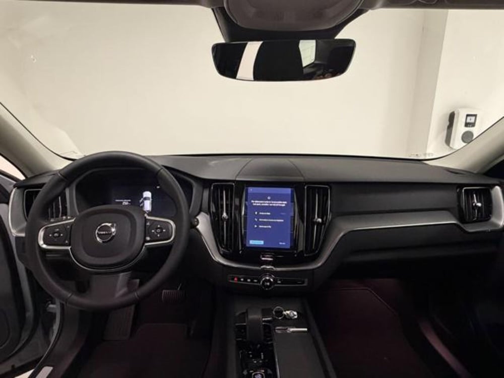 Volvo XC60 nuova a Como (9)