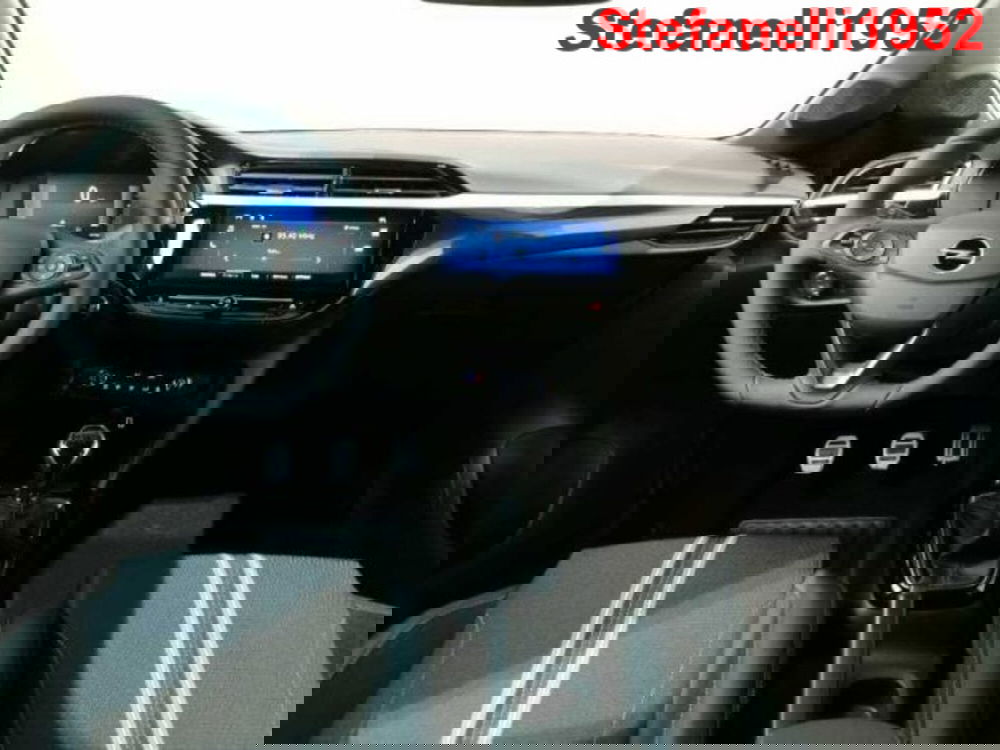 Opel Corsa nuova a Bologna (12)