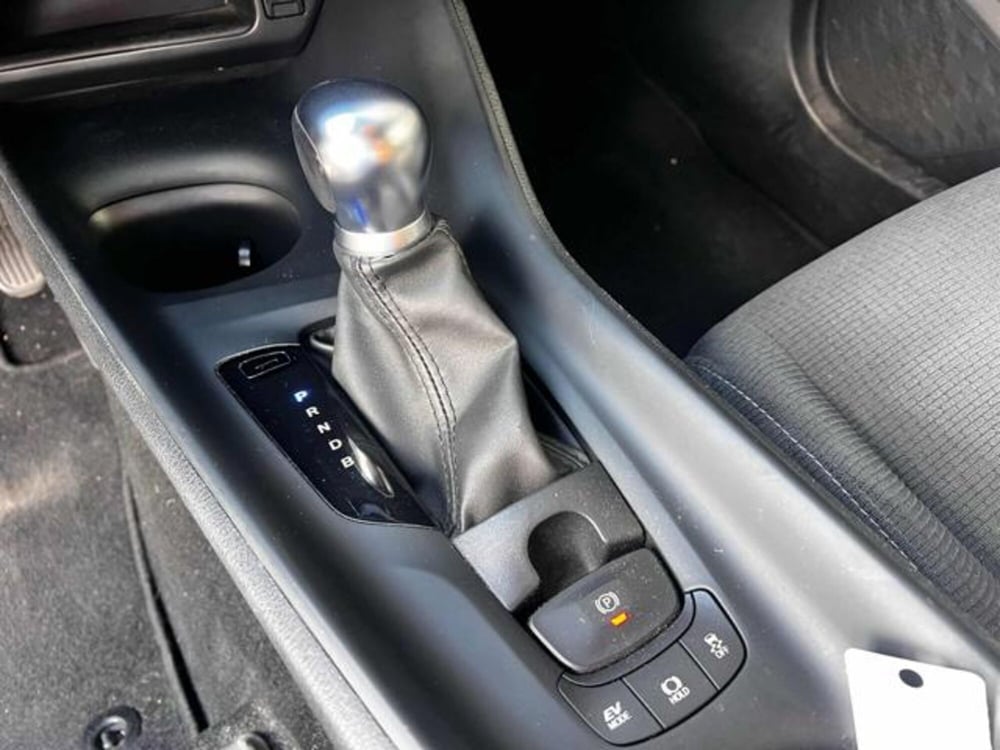Toyota Toyota C-HR usata a Sassari (14)