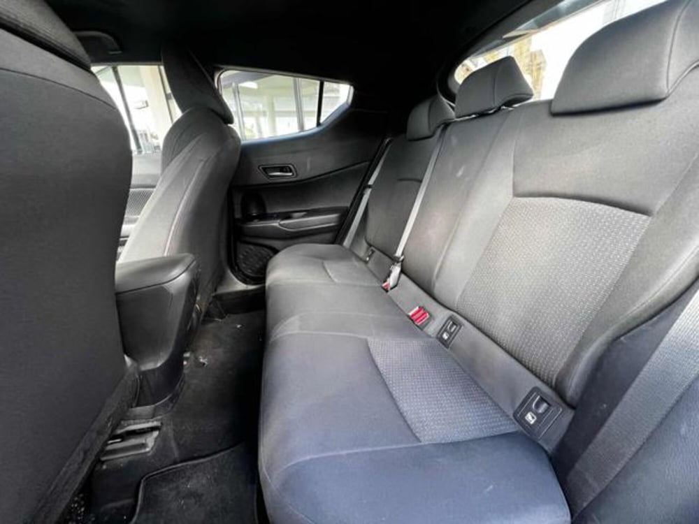 Toyota Toyota C-HR usata a Sassari (15)