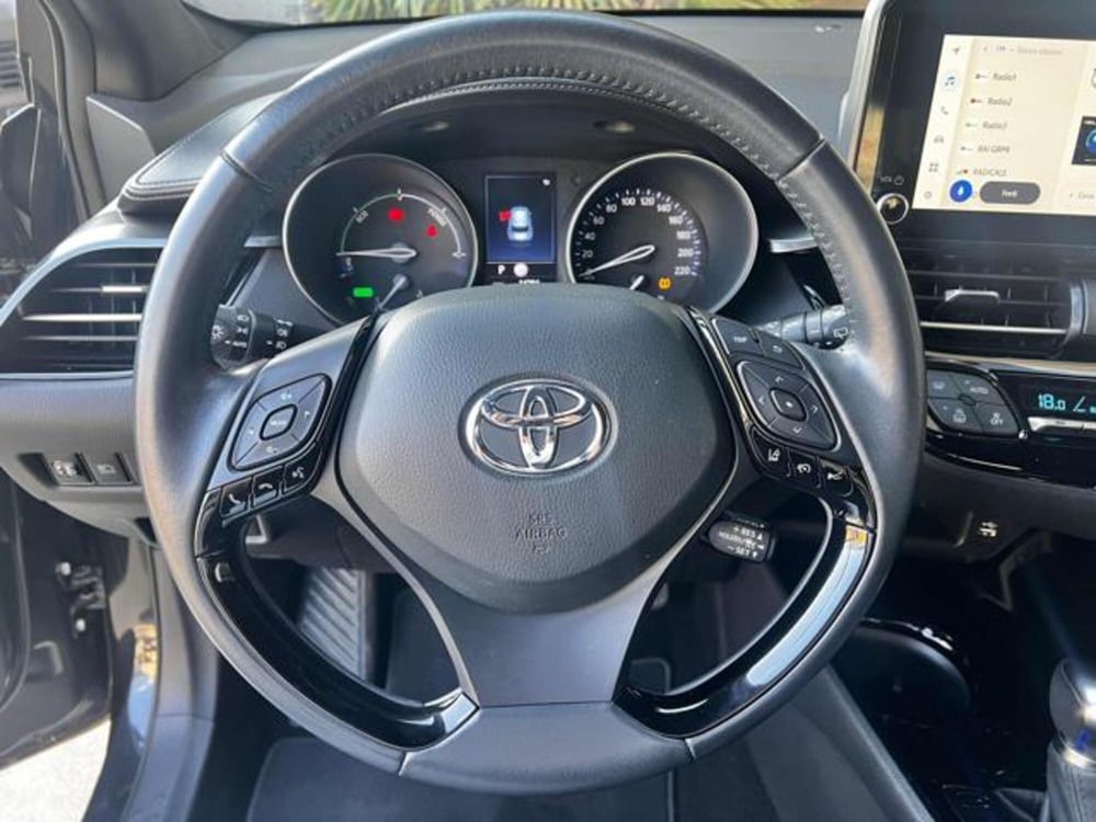 Toyota Toyota C-HR usata a Sassari (11)