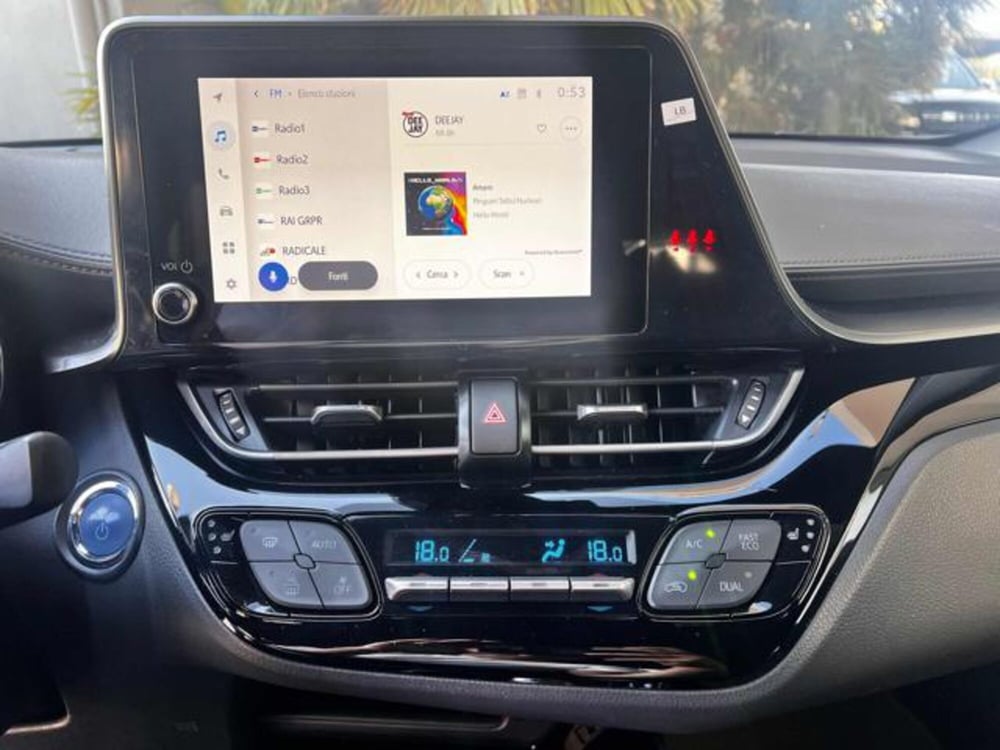 Toyota Toyota C-HR usata a Sassari (13)
