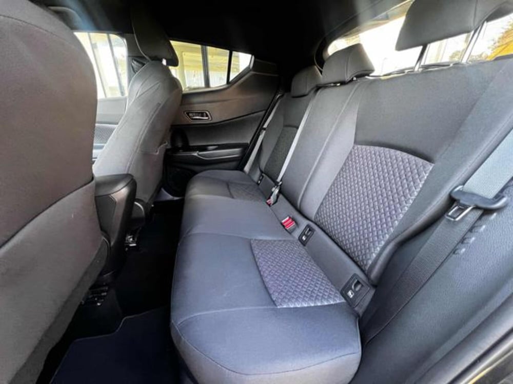 Toyota Toyota C-HR usata a Sassari (15)