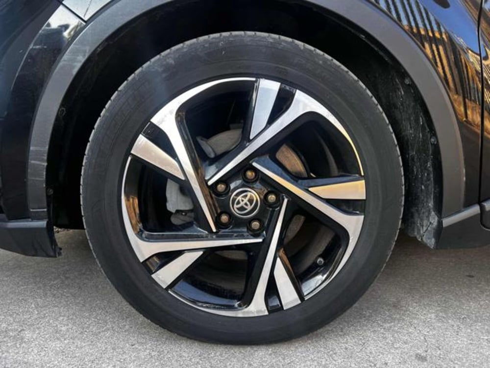 Toyota Toyota C-HR usata a Sassari (9)
